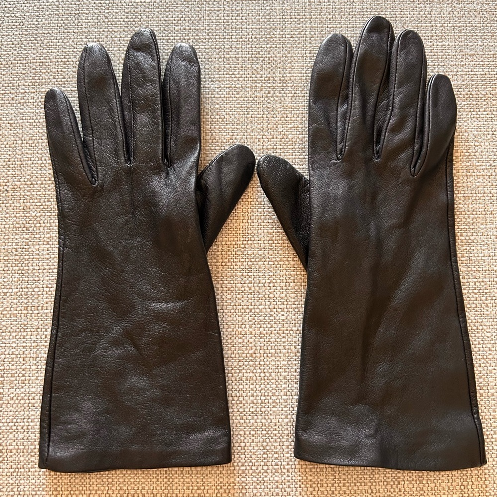 Elegant Black Leather Gloves